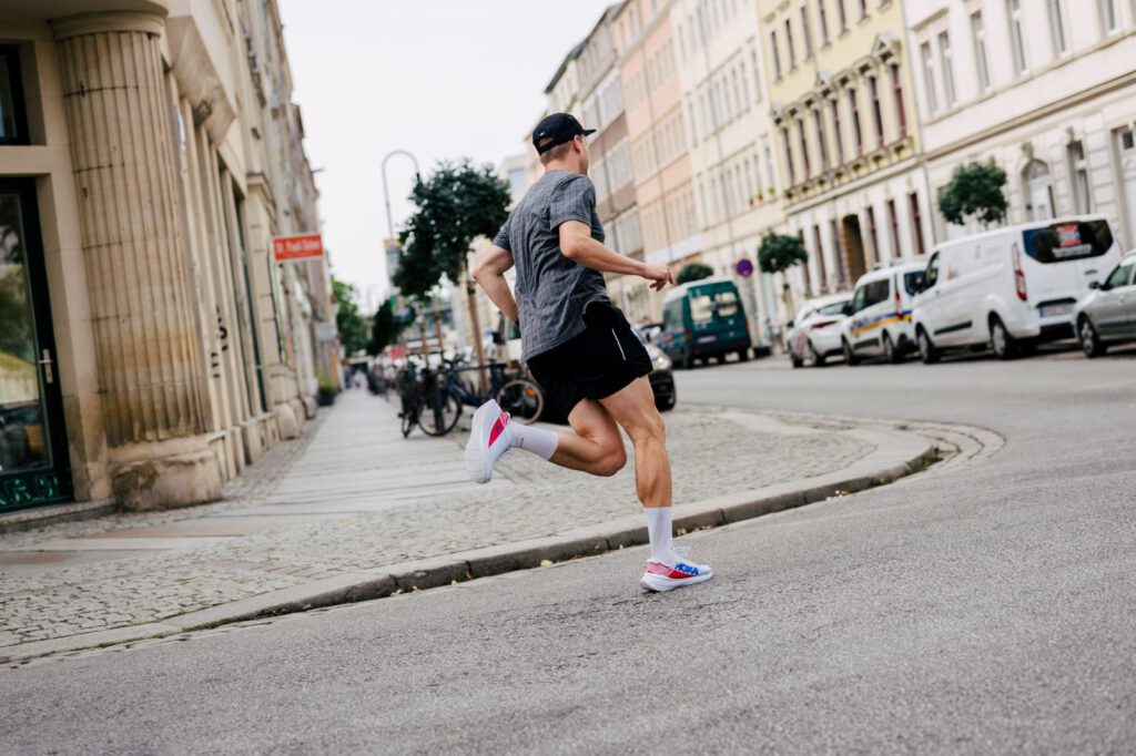 Hoka One One Carbon X