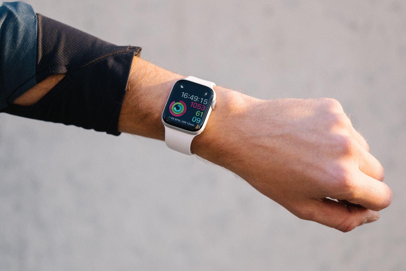 Watch series is. Часы Аппле вотч 7. Эпл вотч Сериес 6. Apple watch se 2022. Apple watch 6 GPS.
